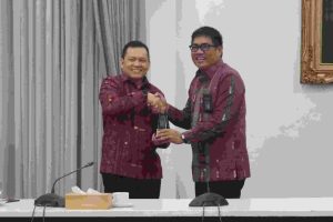 Elen Setiadi Menerima Direktur Utama PT. Pupuk Sriwijaya, Daconi Khotob dalam rangka silaturahmi di Ruang Rapat Griya Agung, Jumat, (18/10/2024).