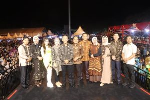 Ribuan masyarakat memadati area di Stable Berkuda Sekayu, Jumat (4/10/2024).