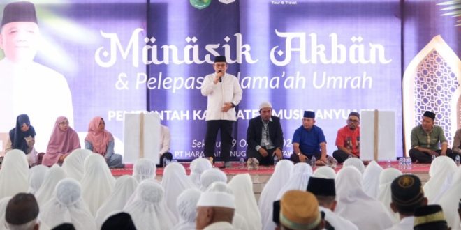 Calon Jama’ah Umroh begitu terlihat saat melakukan Manasik Akbar di Masjid Raya Baitul Makmur Sekayu, Sabtu (19/10/2024).