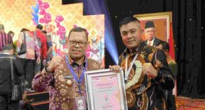 A Damenta dari Menteri Pemberdayaan Aparatur Negara dan Reformasi Birokrasi Abdullah Azwar Anas dalam acara SAKIP Award 2024 yang dilaksanakan di Hotel Bidakara Jakarta, Rabu (02/10/2024).