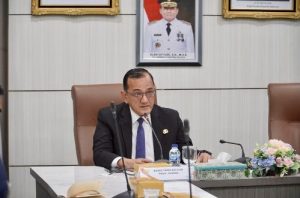Edward Candra, MH membuka Sosialisasi Implementasi Portal Administrasi pemerintahan di bidang Layanan Aparatur Negara pada Instansi Pemerintah Daerah bertempat di Ruang Rapat Bina Praja Pemprov Sumsel, Rabu (16/10/2024).