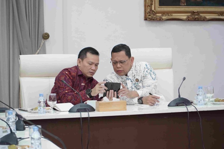 Elen Setiadi menerima Audiensi Pj Walikota Palembang Ucok Damenta beserta jajaran untuk membahas kerjasama penggunaan aset yang ada di kawasan Benteng Kuto Besak (BKB) Palembang guna memperbaiki fasilitas yang ada. Jumat, (18/10/2024).