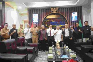 Elen Setiadi menerima Deputi Bidang Pangan Kementerian Koordinator Bidang Perekonomian RI, Dida Gardera di Ruang Tamu Gubernur Sumsel, Selasa, (8/10/2024).