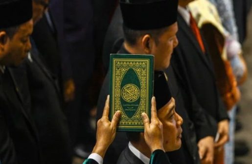 Pengambilan sumpah dan janji.