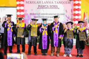 Penjabat Ketua Tim Penggerak Pemberdayaan dan Kesejahteraan Keluarga (TP PKK) Kabupaten Muba Hj Triana Sandi Fahlepi, Rabu (22/10/2024) di Gedung Balai Desa Desa Mulyo Asih Kecamatan Keluang.