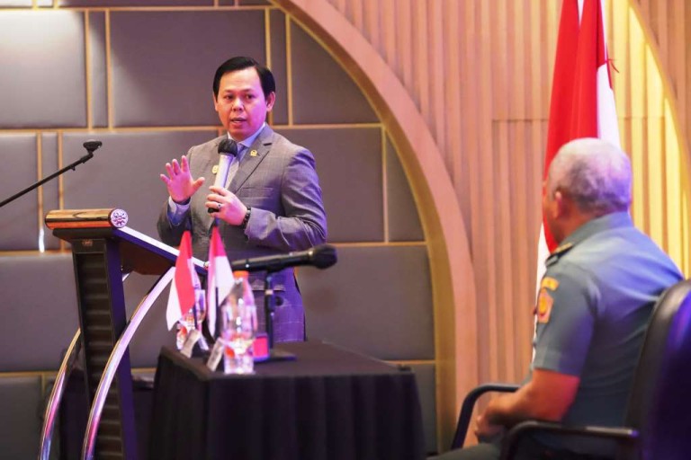 Ketua Dewan Perwakilan Daerah (DPD) Republik Indonesia, Sultan B. Najamudin, saat menyampaikan sambutan dalam acara penutupan retret Pemantapan Nilai-nilai Kebangsaan kepada anggota DPD Republik Indonesia periode 2024-2029 di Bogor, pada hari Minggu, tanggal 27 November 2024. (foto : dpd.go.id)