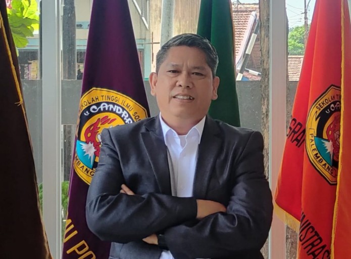 Dr. Arif Ardiansyah Dosen dan Penikmat Kajian Sosial, Politik, dan Budaya.