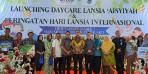 Pemerintah Kabupaten (Pemkab) Lahat bersama BPJS Ketenagakerjaan Wilayah Sumatera Bagian Selatan (Sumbagsel) dan Kementerian Koordinator (Kemenko) Bidang Pembangunan Manusia dan Kebudayaan (PMK) Republik Indonesia, menggelar acara penyerahan secara simbolis kartu BPJS Ketenagakerjaan bagi Pekerja Rentan dan Pemberian Santunan Jaminan Kecelakaan Kerja (JKK), Jaminan Hari Tua (JHT), dan Jaminan Kematian, pada hari Jum’at tanggal 11 Oktober 2024, di Gedung Dakwah Muhammadiyah Kabupaten Lahat