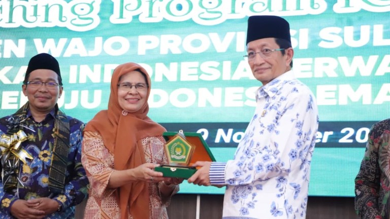 Menag Nasaruddin Umar bersama Pj. Bupati Wajo Andi Bataralifu