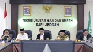 Menag memimpin rapat persiapan haji di Kantor Urusan Haji (KUH) Jeddah
