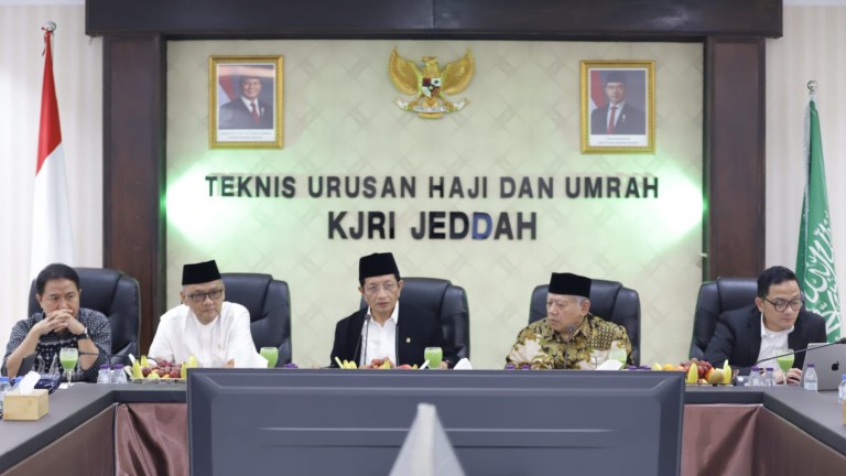 Menag memimpin rapat persiapan haji di Kantor Urusan Haji (KUH) Jeddah
