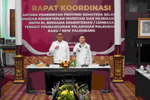 Elen Setiadi memimpin Rapat koordinasi antara Pemerintah Provinsi Sumatera Selatan Bersama Kementerian Investasi dan Hilirisasi RI / BKPM RI dengan Kementerian / Lembaga terkait pembangunan Pelabuhan Palembang Baru /New Palembang di Griya Agung, Rabu, (6/11/2024).