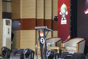 Aksi Walk Out yang dilakukan paslon Toha-Rohman saat mengikuti Debat Publik Kedua, Rabu (20/11/2024) malam di Gedung Dharma Wanita Sekayu menimbulkan sejumlah spekulasi.