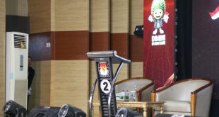 Aksi Walk Out yang dilakukan paslon Toha-Rohman saat mengikuti Debat Publik Kedua, Rabu (20/11/2024) malam di Gedung Dharma Wanita Sekayu menimbulkan sejumlah spekulasi.