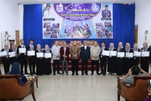 Penjabat (Pj.) Wali Kota Lubuklinggau, H. Koimudin, membuka secara resmi kegiatan seminar Character Building Based of Mindset Change di Gedung Embun Semibar Universitas PGRI Silampari (UNPARI) Lubuk Linggau, pada hari Kamis, tanggal 21 November 2024.