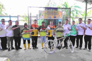 Pj Walikota Palembang, A Damenta usai penyerahan kelengkapan kerja petugas di Kantor DLH, Jalan Sukarela Palembang, Rabu (06/11).