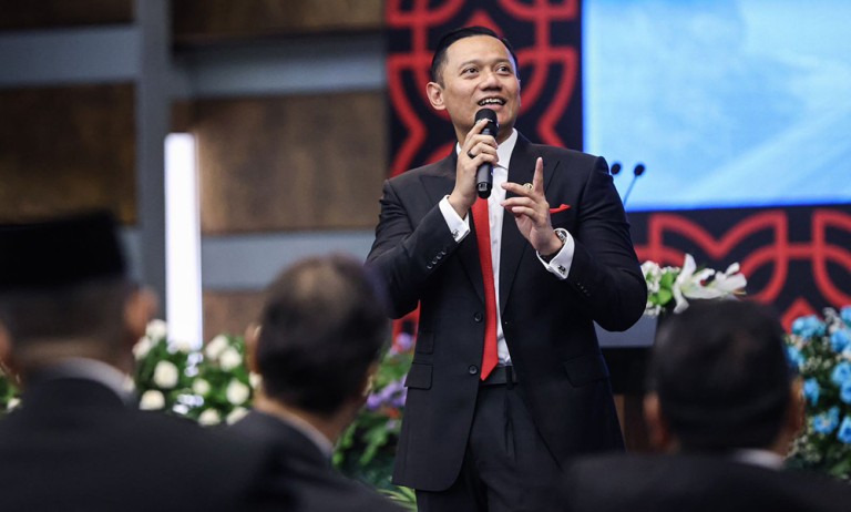 dalam acara Jam Pimpinan (Jajaran Pimpinan), Menteri Koordinator Bidang Infrastruktur dan Pembangunan Kewilayahan, Agus Harimurti Yudhoyono (Menko AHY), menegaskan pentingnya kolaborasi lintas sektoral dan perhatian terhadap detail dalam upaya mencapai pembangunan yang berkelanjutan, Jakarta, Sabtu (16/11/2024). Foto. Humas Kemenko Inffrastruktur RI.
