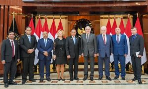 Wakil Menteri Koordinator Bidang Politik, Hukum, dan Keamanan (Wamenko Polkam), Lodewijk F. Paulus, menerima kunjungan kehormatan dari Ketua Komite Pertahanan dan Keamanan Dewan Federasi Majelis Federasi Rusia beserta delegasi di Kantor Kemenko Polkam, Jakarta, Sabtu (16/11/2024). Foto. Humas Kemenko Polkam RI.