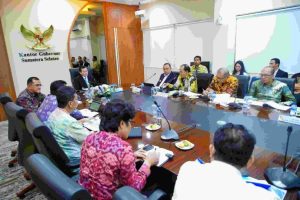 Kamis (14/11/2024) Pj Bupati Musi Banyuasin H Sandi Fahlepi memaparkan laporan terkait tindak lanjut perkembangan pembangunan Jembatan P6 Lalan yang ambruk di tabrak tongkang pada 12 Agustus 2024 lalu.
