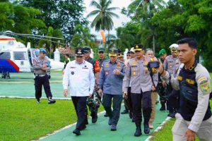 Elen Setiadi langsung meninjau beberapa Tempat Pemungutan Suara (TPS) di Kabupaten Musi Banyuasin (Muba), termasuk TPS 001 di Kelurahan Balai Agung, Kecamatan Sekayu, Rabu (27/11/2024).