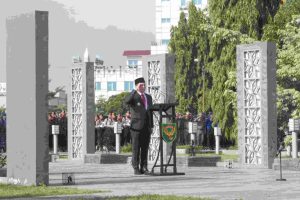 Elen Setiadi S.H.,M.S.E bertindak sebagai Inspektur Upacara (Irup) pada kegiatan Upacara Ziarah Nasional dalam rangka Peringatan Hari Pahlawan tahun 2024 di Taman Makam Pahlawan Ksatria Ksetra Siguntang Palembang, Minggu (10/11/2024) pagi.