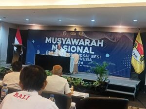 Ketua Umum Pengurus Besar Perkumpulan Angkat Besi Seluruh Indonesia Periode 2024-2028, Rosan Roeslani, menyampaikan visi dan misi kepada perwakilan Pengurus Provinsi yang hadir dalam Musyawarah Nasional yang digelar di Hotel Grand Kemang, Jakarta Selatan, hari Selasa, tanggal 5 November 2024.