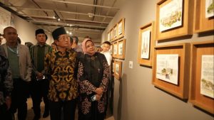 Menag Nasaruddin dan istri bersama rombongan mengunjungi Festival Harmoni Istiqlal