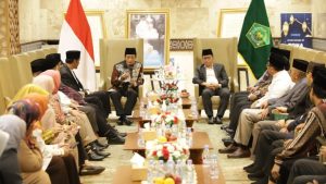 Menag Nasaruddin Umar bertemu para tokoh agama di ruang pertemuan Masjid Istiqlal Jakarta