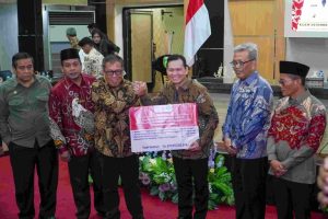 Elen Setiadi menerima Kunjungan Kerja Komisi VIII DPR RI dalam rangka Pelaksanaan Fungsi Pengawasan Bidang Agama, Sosial, Perlindungan Anak serta Kebencanaan bertempat di Auditorium Graha Bina Praja Palembang (6/12/2024). 