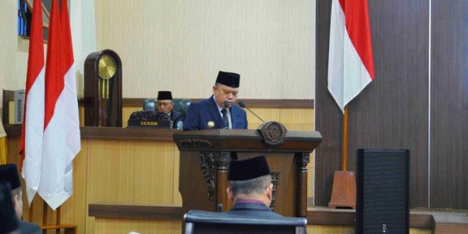 Sandi Fahlepi menghadiri rapat paripurna penyampaian hasil pelaksanaan Reses I DPRD Kabupaten Muba tahun 2024 masa persidangan I rapat ke-10 yang berlangsung di ruang rapat paripurna DPRD Kabupaten Muba, Senin (02/12/2024).