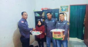 Pengurus DPC PJS Labuhanbatu saat berbagi bersama sesama dengan wartawan di Labuhanbatu