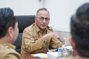 Sandi Fahlepi melalui Sekretaris Daerah Muba H Apriyadi menerima audiensi dari Jajaran Badan Penyelenggara Jaminan Sosial (BPJS) Kesehatan Palembang, Senin (23/12/2024) Ruang Rapat Sekda.