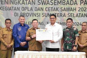 Rapat Koordinasi Optimalisasi Lahan (Opla) dan Cetak Sawah Sumatera Selatan di Ballroom Hotel Santika Bandara Palembang, Selasa, (3/12/2024).