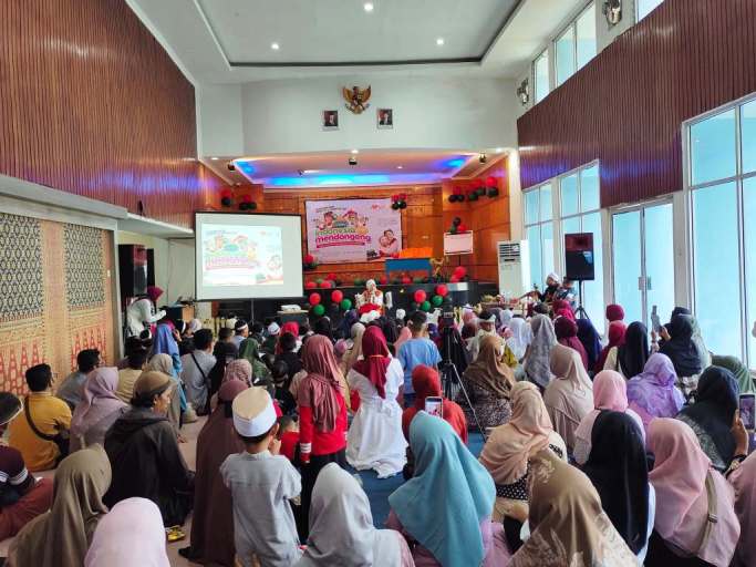 Rumah Zakat kembali menggelar acara Indonesia Mendongeng #11 yang berlangsung di Aula RRI Palembang, pada tanggal 25 Desember 2024. (foto : Rumah Zakat)