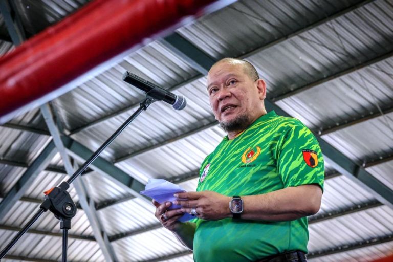 La Nyalla Mahmud Mattalitti, Anggota Dewan Perwakilan Daerah Republik Indonesia asal Provinsi Jawa Timur dan Ketua Dewan Penyantun Komite Olahraga Nasional Indonesia Provinsi Jawa Timur. (foto : Biro Pers, Media, dan Informasi LaNyalla)