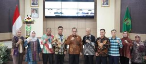 Penjabat (Pj.) Sekretaris Daerah (Sekda) Kota Prabumulih, Aris Priadi, menghadiri acara Pelepasan Peserta Pelatihan Kepemimpinan Nasional (PKN) Tingkat II Angkatan XXXVII Tahun 2024, yang berlangsung dengan khidmat. (BekisarMedia.id/Laras)