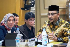 H. Uma saat menghadiri Rapat Kerja Komite I DPD Republik Indonesia dengan Kementerian Pendayagunaan Aparatur Negara dan Reformasi Birokrasi (Kemenpan RB) serta Badan Kepegawaian Nasional (BKN) di Gedung DPD RI, Senayan, Jakarta, pada hari Rabu, tanggal 4 Desember 2024. (foto : Biro Pemberitaan dan Media DPD Republik Indonesia)