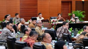 Presiden Prabowo Subianto menyampaikan keterangan persnya di Kantor Kementerian Keuangan Jakarta, pada Selasa, 31 Desember 2024. Foto: BPMI Setpres/Muchlis Jr