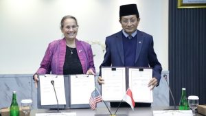 Menag bersama Duta Besar Amerika Serikat untuk Indonesia Kamala S. Lakhdhir hari ini menandatangani nota kesepahaman (MOU) untuk bekerja sama dalam perluasan Program Fulbright Departemen Luar Negeri AS.