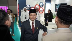 Nasaruddin Umar bertemu dengan Menteri Haji dan Unrah Tawfiq F Al Rabiah dalam kunjungannya ke Arab Saudi. Pertemuan dua menteri ini berlangsung di Jeddah, 12 Januari 2025.