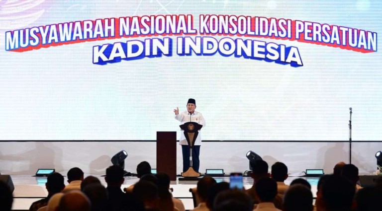 Presiden Prabowo Subianto memberikan pengarahan dalam acara "Musyawarah Nasional Konsolidasi Persatuan Kadin Indonesia" yang digelar di Hotel The Ritz-Carlton, Mega Kuningan, Jakarta, pada Kamis, 16 Januari 2025. Foto: BPMI Setpres/Muchlis Jr