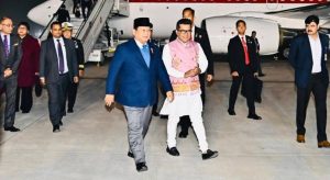 Presiden Republik Indonesia, Prabowo Subianto, tiba di Air Force Station (AFS) Palam, New Delhi, Republik India, pada Kamis malam, 23 Januari 2025. Foto: BPMI Setpres/Laily Rachev