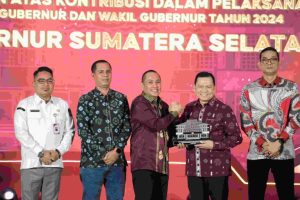 Elen Setiadi hadiri Malam Anugerah KPU Sumatera Selatan Tahun 2025. Ballroom Hotel Santika Premier Palembang. Senin malam , (20/01/2024).