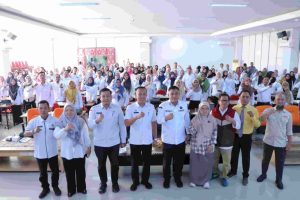Aprizal Hasyim membuka pelatihan dan lomba menulis yang diikuti oleh ratusan guru tingkat SD dan SMP Se- Kota Palembang, Rabu (8/1/2024).