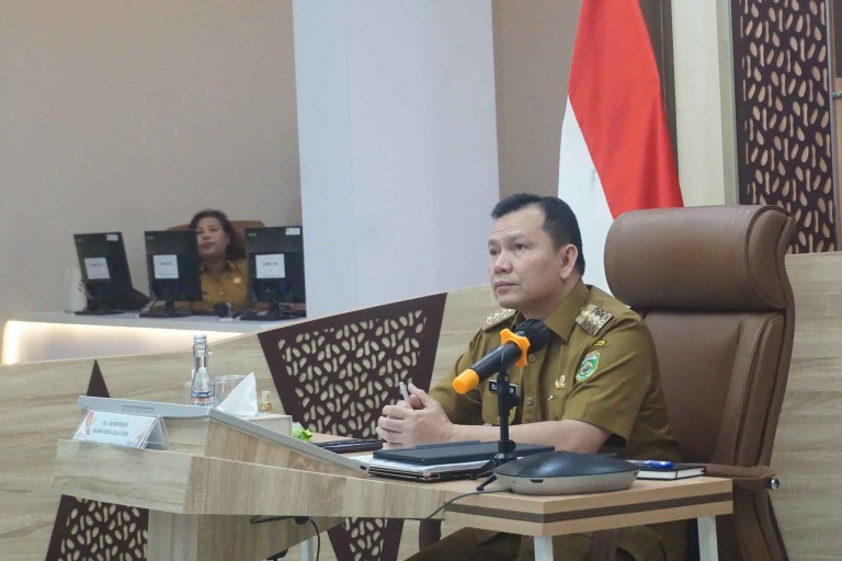 Elen Setiadi menghadiri Rapat Koordinasi (Rakor) Bidang Pengendalian Inflasi di Daerah Tahun 2025 dan Sosialisasi Program Pemeriksaan Kesehatan Gratis secara virtual di Sumsel Command Center, Senin, (20/1/2025).