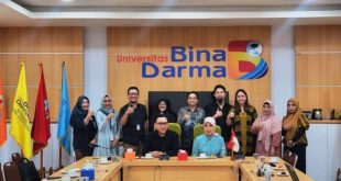 Perwakilan dari Bank Mega Syariah bersama Perwakilan Universiats Bina Darma. (MusiNews.id/Humas Universitas Bina Darma)