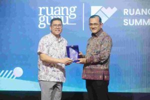 Edward Candra menghadiri Ruangguru Summit 2025 dalam rangka ulang tahun ke-10 Ruangguru. Dilaksanakan di Gran Atyasa Convention Center Palembang. Kamis, (16/01/2025).