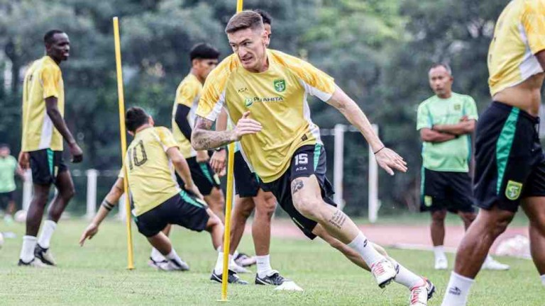 Skuat Bajul Ijo terancam tidak bisa diperkuat sejumlah pemain saat melawan Persis Solo pada pekan ke-22 BRI Liga 1 2024/25, Jumat (7/2) malam.