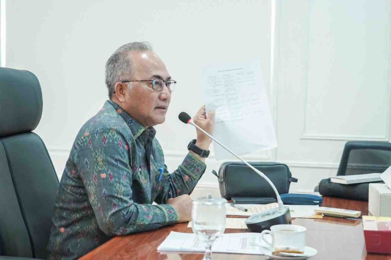 Sekretaris Daerah Muba Dr H Apriyadi MSi memimpin Rapat Koordinasi Terkait Peraturan dan Kebijakan Penjualan Gas LPG Subsidi 3 kg, Jumat (7/2/2025) di Kantor Perwakilan Muba di Palembang.