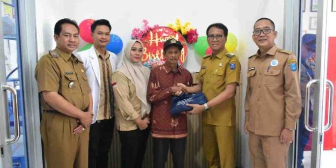 Asmar Wijaya memastikan 33 Puskesmas di Ogan Komering Ilir siap menyelenggarakan program Cek Kesehatan Gratis (CKG) yang diinisiasi Presiden Prabowo Subianto mulai Senin, 10 Februari 2025.